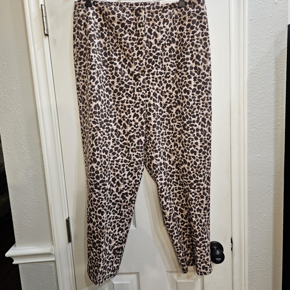 Ann Taylor Pants - NWT Ann Taylor Leopard-Print Pants